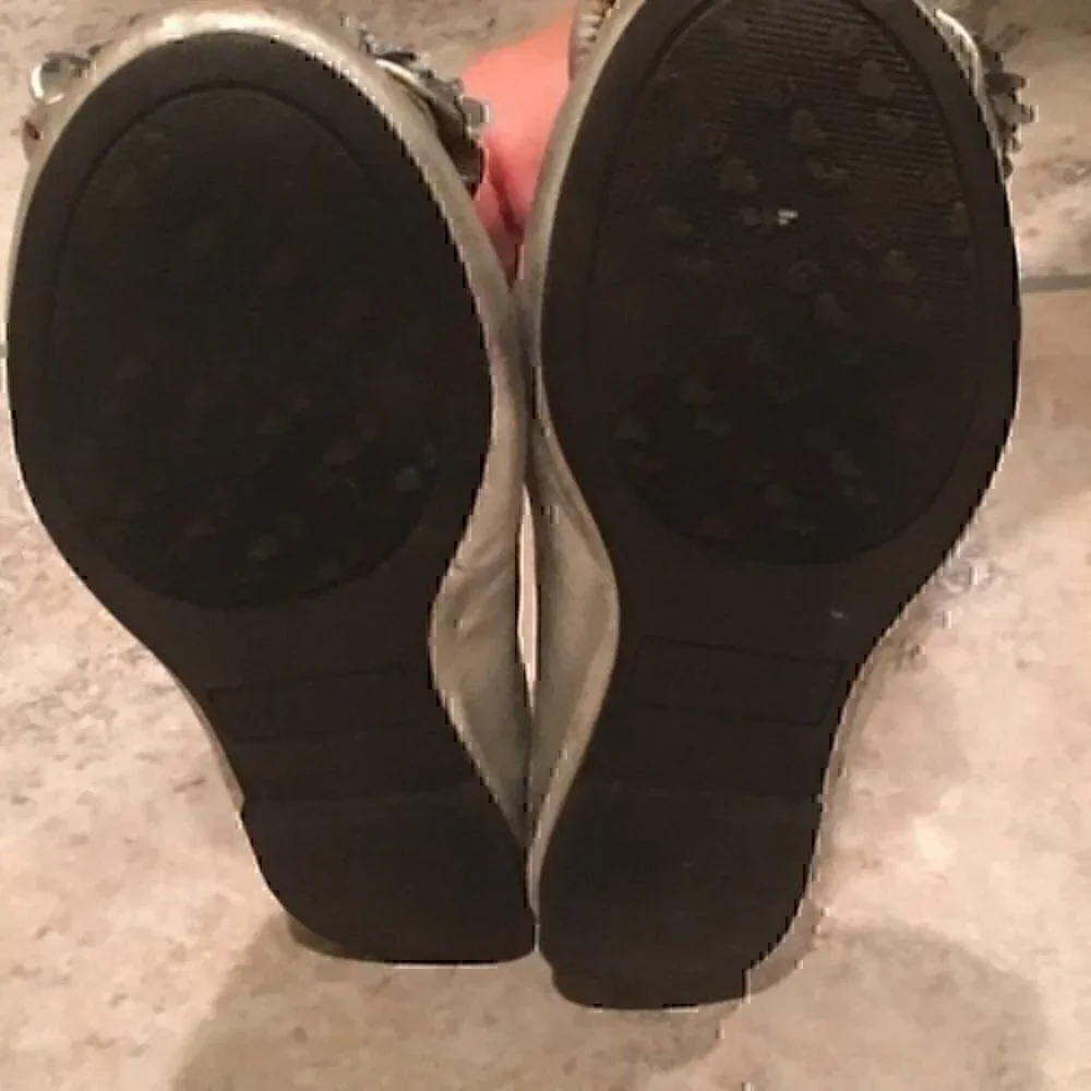 Steve Madden Girls size 13 silver sequin bow shoes